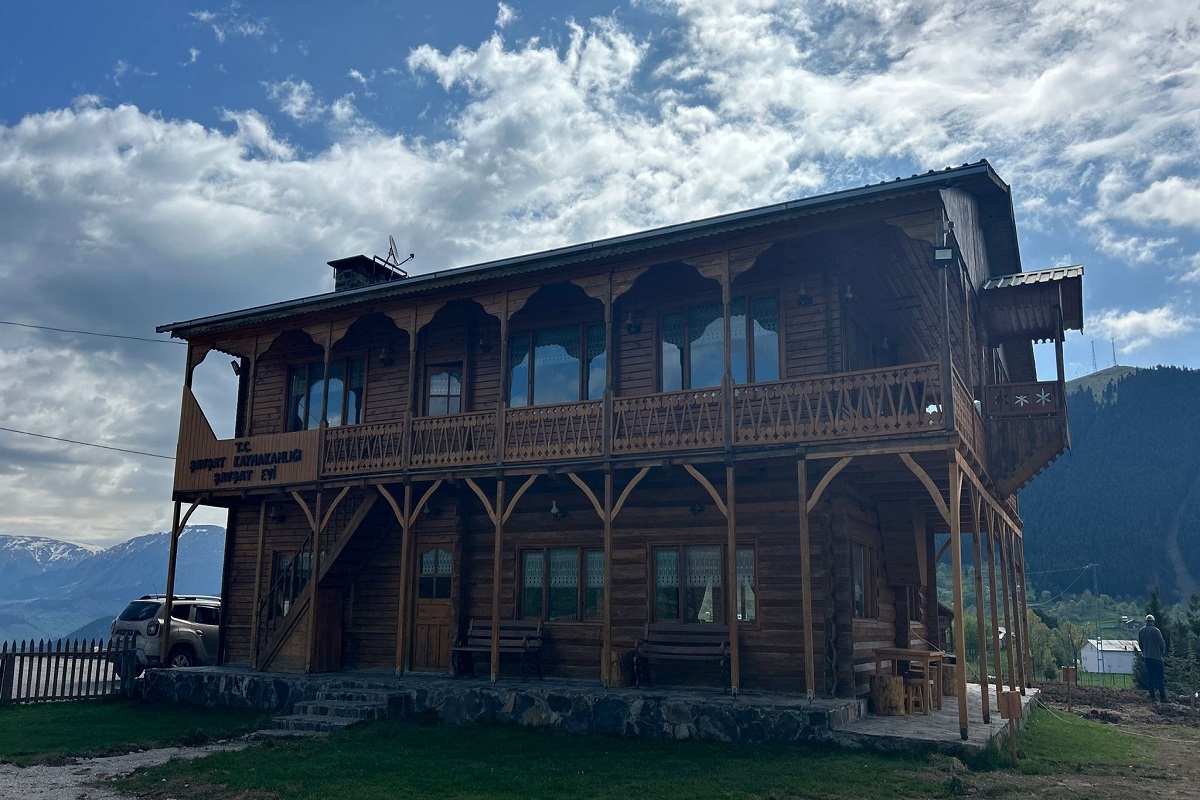 ŞAVŞAT EVİ YAKINDAN